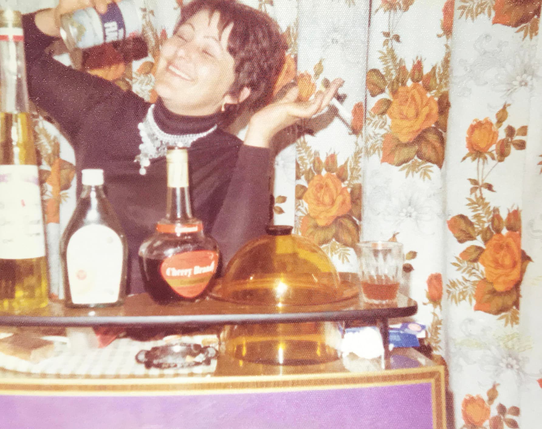 36 Photos of '70s Parties to Break Out the Tupperware and Fondue